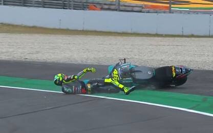 Rossi cade a 8 giri dal termine: "Chance persa"