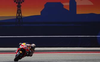 epa07507346 Repsol Honda Team rider Marc Marquez of Spain in action before crashing during the MotoGP Race at the Red Bull Grand Prix of the Americas at Circuit of the Americas in Austin, Texas, USA, 14 April 2019.  EPA/LARRY W. SMITH