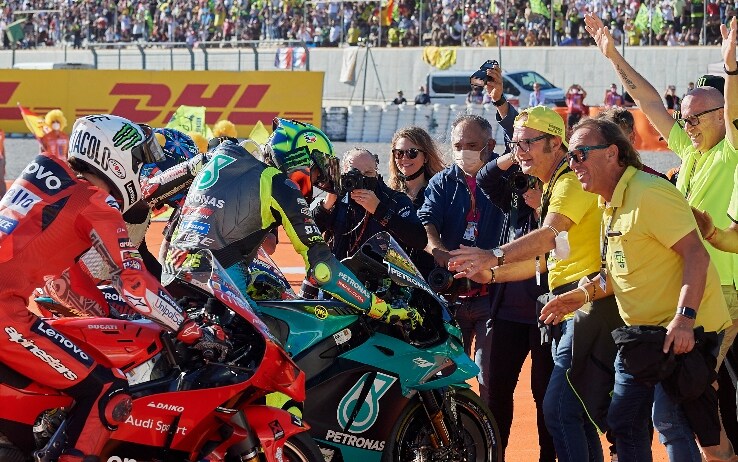 MotoGP, GP Valencia. I risultati dell'ultima gara di Rossi: 1° Bagnaia, 10°  Valentino | Sky Sport