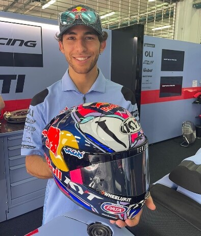MotoGP, Bastianini: i dettagli del nuovo casco. FOTO e VIDEO | Sky Sport