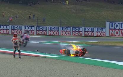 Marquez, caduta e moto in fiamme. FOTO-VIDEO