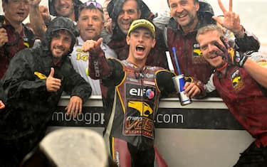 Moto2, Arbolino vince nella pioggia ed è show