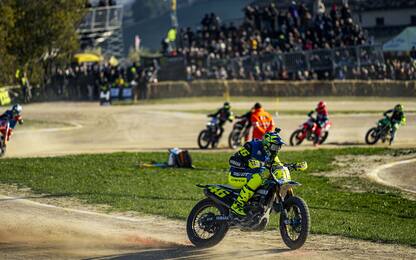Che show la 100 km dei Campioni al Ranch di Rossi
