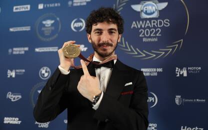 FIM Awards: premiato Bagnaia, ovazione per Rossi