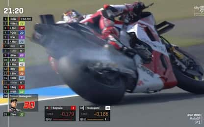 Brivido a Le Mans, fumo dalla Honda di Nakagami