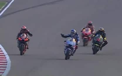 Alex Marquez litiga con Miller e rallenta Marc
