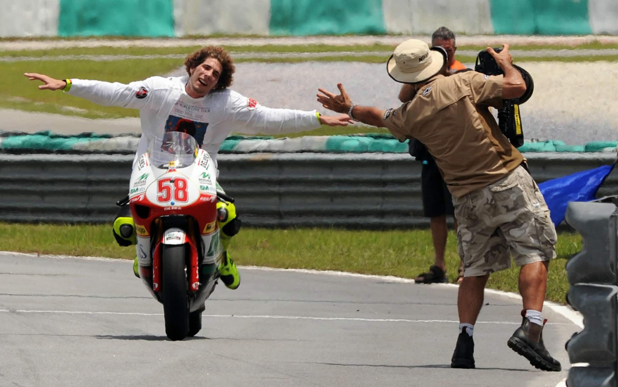 Marco Simoncelli: le FOTO più belle della sua carriera, a dieci anni ...