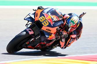 MOTORLAND ARAGON, SPAIN - SEPTEMBER 17: Brad Binder, Red Bull KTM Factory Racing during the Aragon GP at Motorland Aragon on Saturday September 17, 2022 in Alcaniz, Spain. (Photo by Gold and Goose / LAT Images)