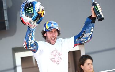 Suzuki story: Rins regala l'ultima vittoria