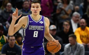 SALT LAKE CITY, UT - OCTOBER 14:  Bogdan Bogdanovic #8 of the Sacramento Kings directs his team against the Utah Jazz in a preseason game at Vivint Smart Home Arena on October 14, 2019 in Salt Lake City, Utah. NOTE TO USER: User expressly acknowledges and agrees that, by downloading and or using this photograph, User is consenting to the terms and conditions of the Getty Images License Agreement.  (Photo by Alex Goodlett/Getty Images)