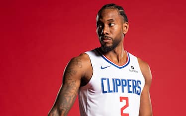 PLAYA VISTA, CA - SEPTEMBER 29: Kawhi Leonard #2 of the LA Clippers poses for a portrait during media day on September 29, 2019 at the Honey Training Center: Home of the LA Clippers in Playa Vista, California. NOTE TO USER: User expressly acknowledges and agrees that, by downloading and/or using this photograph, user is consenting to the terms and conditions of the Getty Images License Agreement. Mandatory Copyright Notice: Copyright 2019 NBAE (Photo by Atiba Jefferson/NBAE via Getty Images)