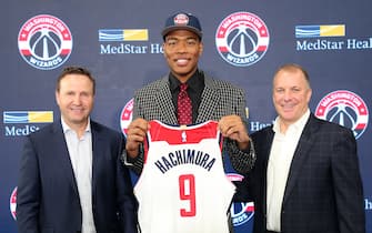 WASHINGTON, DC - JUNE 21:  Washington Wizards 2019 draft pick Rui Hachimura poses for a photo with Scott Brooks and Tommy Sheppard during a introductory press conference at Capital One Arena on June 21, 2019 in Washington, DC. NOTE TO USER: User expressly acknowledges and agrees that, by downloading and or using this photograph, User is consenting to the terms and conditions of the Getty Images License Agreement. (Photo by Ned Dishman/NBAE via Getty Images) 