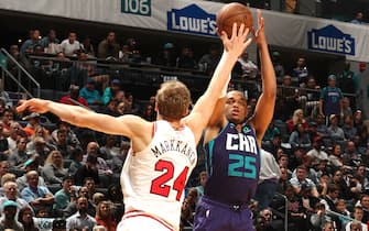 CHARLOTTE, NC - OCTOBER 23:  PJ Washington #25 of the Charlotte Hornets shoots a three pointer against the Chicago Bulls on October 23, 2019 at Spectrum Center in Charlotte, North Carolina. NOTE TO USER: User expressly acknowledges and agrees that, by downloading and or using this photograph, User is consenting to the terms and conditions of the Getty Images License Agreement.  Mandatory Copyright Notice:  Copyright 2019 NBAE (Photo by Kent Smith/NBAE via Getty Images)