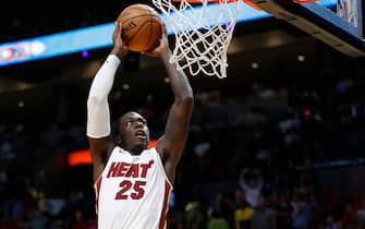 MIAMI, FLORIDA - OCTOBER 23:  Kendrick Nunn #25 of the Miami Heat dunks against the Memphis Grizzlies during the second half at American Airlines Arena on October 23, 2019 in Miami, Florida. NOTE TO USER: User expressly acknowledges and agrees that, by downloading and or using this photograph, User is consenting to the terms and conditions of the Getty Images License Agreement.  (Photo by Michael Reaves/Getty Images)