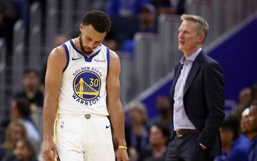 Curry non apprezza una scelta tattica di Kerr