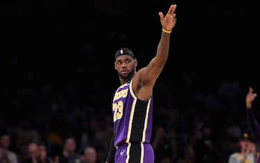 LOS ANGELES, CALIFORNIA - OCTOBER 25:  LeBron James #23 of the Los Angeles Lakers celebrates his pass to Anthony Davis #3 for a score during the first half against the Utah Jazz at Staples Center on October 25, 2019 in Los Angeles, California. (Photo by Harry How/Getty Images)