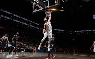 BROOKLYN, NY - OCTOBER 30: Domantas Sabonis #11 of the Indiana Pacers dunks the ball against the Brooklyn Nets on October 30, 2019 at Barclays Center in Brooklyn, New York. NOTE TO USER: User expressly acknowledges and agrees that, by downloading and or using this Photograph, user is consenting to the terms and conditions of the Getty Images License Agreement. Mandatory Copyright Notice: Copyright 2019 NBAE (Photo by Nathaniel S. Butler/NBAE via Getty Images)