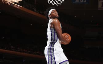 NEW YORK, NY - NOVEMBER 3: De'Aaron Fox #5 of the Sacramento Kings dunks the ball against the New York Knicks on November 3, 2019 at Madison Square Garden in New York City, New York.  NOTE TO USER: User expressly acknowledges and agrees that, by downloading and or using this photograph, User is consenting to the terms and conditions of the Getty Images License Agreement. Mandatory Copyright Notice: Copyright 2019 NBAE  (Photo by Nathaniel S. Butler/NBAE via Getty Images)