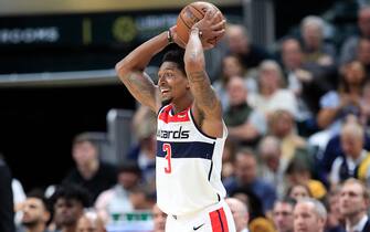 INDIANAPOLIS, INDIANA - NOVEMBER 06:   Bradley Beal #3 of the Washington Wizards passes the ball against the Indiana Pacers at Bankers Life Fieldhouse on November 06, 2019 in Indianapolis, Indiana.     NOTE TO USER: User expressly acknowledges and agrees that, by downloading and or using this photograph, User is consenting to the terms and conditions of the Getty Images License Agreement. (Photo by Andy Lyons/Getty Images)