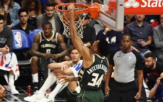 1180501354 LOS ANGELES, CA - NOVEMBER 6: Giannis Antetokounmpo #34 of the Milwaukee Bucks dunks the ball against the LA Clippers on November 6, 2019 at STAPLES Center in Los Angeles, California. NOTE TO USER: User expressly acknowledges and agrees that, by downloading and/or using this Photograph, user is consenting to the terms and conditions of the Getty Images License Agreement. Mandatory Copyright Notice: Copyright 2019 NBAE (Photo by Adam Pantozzi/NBAE via Getty Images)