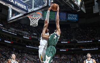SALT LAKE CITY, UT - NOVEMBER 8: Rudy Gobert #27 of the Utah Jazz blocks the shot of Giannis Antetokounmpo #34 of the Milwaukee Bucks on November 8, 2019 at Vivint Smart Home Arena in Salt Lake City, Utah. NOTE TO USER: User expressly acknowledges and agrees that, by downloading and/or using this Photograph, user is consenting to the terms and conditions of the Getty Images License Agreement. Mandatory Copyright Notice: Copyright 2019 NBAE (Photo by Melissa Majchrzak/NBAE via Getty Images)