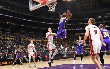 LOS ANGELES, CA - NOVEMBER 8: LeBron James #23 of the Los Angeles Lakers dunks the ball against the Miami Heat on November 8, 2019 at STAPLES Center in Los Angeles, California. NOTE TO USER: User expressly acknowledges and agrees that, by downloading and/or using this Photograph, user is consenting to the terms and conditions of the Getty Images License Agreement. Mandatory Copyright Notice: Copyright 2019 NBAE (Photo by Andrew D. Bernstein/NBAE via Getty Images) 