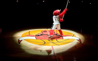 CHICAGO - DECEMBER 10: Chicago Bulls mascot Benny the Bull performs prior to the start of the NBA game against the Los Angeles Lakers on December 10, 2010 at the United Center in Chicago, Illinois. NOTE TO USER: User expressly acknowledges and agrees that, by downloading and/or using this photograph, user is consenting to the terms and conditions of the Getty Images License Agreement.  Mandatory Copyright Notice: Copyright 2010 NBAE (Photo by Andrew D. Bernstein/NBAE via Getty Images) *** Local Caption ***