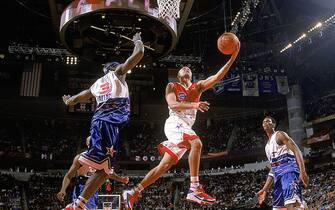 HOUSTON - FEBRUARY 19:  Tony Parker #9 of the Western Conference goes up for a layup against Ben Wallace #3 of the Eastern Conference during the 2006 NBA All-Star Game at Toyota Center on February 19, 2006 in Houston, Texas. The Eastern Conference won 122-120.  NOTE TO USER:  User expressly acknowledges and agrees that, by downloading and/or using this Photograph, user is consenting to the terms and conditions of the Getty Images License Agreement. Mandatory Copyright Notice: Copyright 2006 NBAE (Photo by Andrew D. Bernstein/NBAE via Getty Images) *** Local Caption *** Tony Parker;Ben Wallace