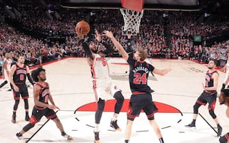 PORTLAND, OR - NOVEMBER 29:  Carmelo Anthony #00 of the Portland Trail Blazers shoots the ball against the Chicago Bulls on November 29, 2019 at the Moda Center in Portland, Oregon. NOTE TO USER: User expressly acknowledges and agrees that, by downloading and or using this Photograph, user is consenting to the terms and conditions of the Getty Images License Agreement. Mandatory Copyright Notice: Copyright 2019 NBAE (Photo by Sam Forencich/NBAE via Getty Images)