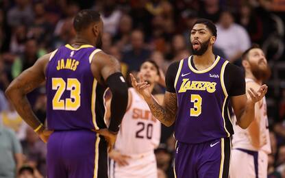 Lakers: Davis gioca infortunato, LeBron lo esalta