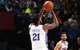 OKLAHOMA CITY, OK- NOVEMBER 15: Joel Embiid #21 of the Philadelphia 76ers shoots the ball during a game against the Oklahoma City Thunder on November 15, 2019 at Chesapeake Energy Arena in Oklahoma City, Oklahoma. NOTE TO USER: User expressly acknowledges and agrees that, by downloading and or using this photograph, User is consenting to the terms and conditions of the Getty Images License Agreement. Mandatory Copyright Notice: Copyright 2019 NBAE (Photo by Zach Beeker/NBAE via Getty Images)