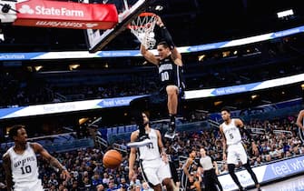 1187939194 ORLANDO, FLORIDA - NOVEMBER 15: Aaron Gordon #00 of the Orlando Magic dunks against the San Antonio Spurs in first the quarter at Amway Center on November 15, 2019 in Orlando, Florida. NOTE TO USER: User expressly acknowledges and agrees that, by downloading and/or using this photograph, user is consenting to the terms and conditions of the Getty Images License Agreement. (Photo by Harry Aaron/Getty Images)