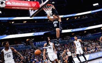 ORLANDO, FLORIDA - NOVEMBER 15: Aaron Gordon #00 of the Orlando Magic dunks against the San Antonio Spurs in first the quarter at Amway Center on November 15, 2019 in Orlando, Florida. NOTE TO USER: User expressly acknowledges and agrees that, by downloading and/or using this photograph, user is consenting to the terms and conditions of the Getty Images License Agreement. (Photo by Harry Aaron/Getty Images)