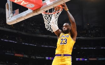LOS ANGELES, CA - NOVEMBER 19: LeBron James #23 of the Los Angeles Lakers dunks the ball against the Oklahoma City Thunder on November 19, 2019 at STAPLES Center in Los Angeles, California. NOTE TO USER: User expressly acknowledges and agrees that, by downloading and/or using this Photograph, user is consenting to the terms and conditions of the Getty Images License Agreement. Mandatory Copyright Notice: Copyright 2019 NBAE (Photo by Andrew D. Bernstein/NBAE via Getty Images)