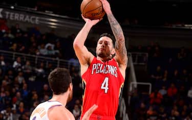 PHOENIX, AZ - NOVEMBER 21: JJ Redick #4 of the New Orleans Pelicans shoots the ball against the Phoenix Suns on November 21, 2019 at Talking Stick Resort Arena in Phoenix, Arizona. NOTE TO USER: User expressly acknowledges and agrees that, by downloading and or using this photograph, user is consenting to the terms and conditions of the Getty Images License Agreement. Mandatory Copyright Notice: Copyright 2019 NBAE (Photo by Barry Gossage/NBAE via Getty Images)