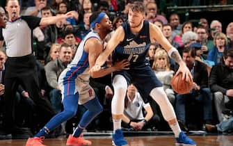 DALLAS, TX - JANUARY 25: Luka Doncic #77 of the Dallas Mavericks posts up on Bruce Brown #6 of the Detroit Pistons on January 25, 2019 at the American Airlines Center in Dallas, Texas. NOTE TO USER: User expressly acknowledges and agrees that, by downloading and or using this photograph, User is consenting to the terms and conditions of the Getty Images License Agreement. Mandatory Copyright Notice: Copyright 2019 NBAE (Photo by Glenn James/NBAE via Getty Images)