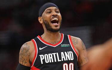 Anthony resta a Portland: contratto di un anno