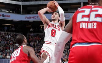 1186233664 SACRAMENTO, CA - DECEMBER 2: Zach LaVine #8 of the Chicago Bulls shoots the ball against the Sacramento Kings on December 2, 2019 at Golden 1 Center in Sacramento, California. NOTE TO USER: User expressly acknowledges and agrees that, by downloading and or using this Photograph, user is consenting to the terms and conditions of the Getty Images License Agreement. Mandatory Copyright Notice: Copyright 2019 NBAE (Photo by Rocky Widner/NBAE via Getty Images)