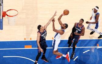 1187048804 NEW YORK, NY - DECEMBER 7: T.J. Warren #1 of the Indiana Pacers drives to the basket during a game against the New York Knicks on December 7, 2019 at Madison Square Garden in New York City, New York. NOTE TO USER: User expressly acknowledges and agrees that, by downloading and or using this photograph, User is consenting to the terms and conditions of the Getty Images License Agreement. Mandatory Copyright Notice: Copyright 2019 NBAE (Photo by Nathaniel S. Butler/NBAE via Getty Images)