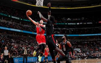CHICAGO, IL - DECEMBER 14: Zach LaVine #8 of the Chicago Bulls shoots the ball against the LA Clippers on December 14, 2019 at United Center in Chicago, Illinois. NOTE TO USER: User expressly acknowledges and agrees that, by downloading and or using this photograph, User is consenting to the terms and conditions of the Getty Images License Agreement. Mandatory Copyright Notice: Copyright 2019 NBAE (Photo by Jeff Haynes/NBAE via Getty Images)
