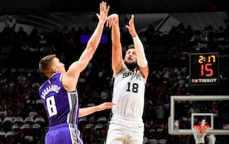 SAN ANTONIO, TX - DECEMBER 6: Marco Belinelli #18 of the San Antonio Spurs shoots the ball against the Sacramento Kings on December 6, 2019 at the AT&T Center in San Antonio, Texas. NOTE TO USER: User expressly acknowledges and agrees that, by downloading and or using this photograph, user is consenting to the terms and conditions of the Getty Images License Agreement. Mandatory Copyright Notice: Copyright 2019 NBAE (Photos by Logan Riely/NBAE via Getty Images)