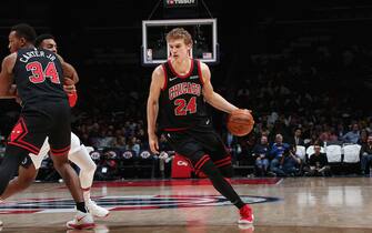 WASHINGTON, DC -  DECEMBER 18: Lauri Markkanen #24 of the Chicago Bulls handles the ball during the game against the Washington Wizards on December 18, 2019 at Capital One Arena in Washington, DC. NOTE TO USER: User expressly acknowledges and agrees that, by downloading and or using this Photograph, user is consenting to the terms and conditions of the Getty Images License Agreement. Mandatory Copyright Notice: Copyright 2019 NBAE (Photo by Ned Dishman/NBAE via Getty Images)
