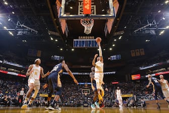 SAN FRANCISCO, CA - DECEMBER 20: D'Angelo Russell #0 of the Golden State Warriors shoots the ball against the New Orleans Pelicans on December 20, 2019 at Chase Center in San Francisco, California. NOTE TO USER: User expressly acknowledges and agrees that, by downloading and or using this photograph, user is consenting to the terms and conditions of Getty Images License Agreement. Mandatory Copyright Notice: Copyright 2019 NBAE (Photo by Noah Graham/NBAE via Getty Images)