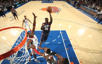 NEW YORK, NY - DECEMBER 23: Julius Randle #30 of the New York Knicks shoots the ball against the Washington Wizards on December 23, 2019 at Madison Square Garden in New York City, New York.  NOTE TO USER: User expressly acknowledges and agrees that, by downloading and or using this photograph, User is consenting to the terms and conditions of the Getty Images License Agreement. Mandatory Copyright Notice: Copyright 2019 NBAE  (Photo by Nathaniel S. Butler/NBAE via Getty Images)