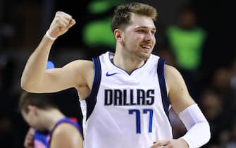 MEXICO CITY, MEXICO - DECEMBER 12: Luka Doncic #77 of the Dallas Mavericks celebrates during a game between Dallas Mavericks and Detroit Pistons at Arena Ciudad de Mexico on December 12, 2019 in Mexico City, Mexico. (Photo by Hector Vivas/Getty Images)