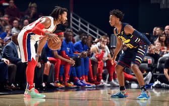CLEVELAND, OH - DECEMBER 3: Derrick Rose #25 of the Detroit Pistons handles the ball while Darius Garland #10 of the Cleveland Cavaliers plays defense on December 3, 2019 at Rocket Mortgage FieldHouse in Cleveland, Ohio. NOTE TO USER: User expressly acknowledges and agrees that, by downloading and/or using this Photograph, user is consenting to the terms and conditions of the Getty Images License Agreement. Mandatory Copyright Notice: Copyright 2019 NBAE (Photo by David Liam Kyle/NBAE via Getty Images)