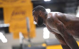 EL SEGUNDO, CA - DECEMBER 21: LeBron James #23 of the Los Angeles Lakers looks on during all access practice on December 21, 2019 at UCLA Health Training Center in El Segundo, California. NOTE TO USER: User expressly acknowledges and agrees that, by downloading and/or using this Photograph, user is consenting to the terms and conditions of the Getty Images License Agreement. Mandatory Copyright Notice: Copyright 2019 NBAE (Photo by Andrew D. Bernstein/NBAE via Getty Images)