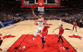 CHICAGO, IL - DECEMBER 30: Giannis Antetokounmpo #34 of the Milwaukee Bucks shoots the ball against the Chicago Bulls on December 30, 2019 at the United Center in Chicago, Illinois. NOTE TO USER: User expressly acknowledges and agrees that, by downloading and or using this photograph, user is consenting to the terms and conditions of the Getty Images License Agreement.  Mandatory Copyright Notice: Copyright 2019 NBAE (Photo by Gary Dineen/NBAE via Getty Images)