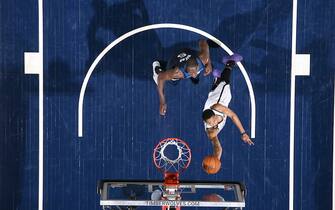 1191093552 MINNEAPOLIS, MN - DECEMBER 30: Spencer Dinwiddie #8 of the Brooklyn Nets shoots the ball against the Minnesota Timberwolves on December 30, 2019 at Target Center in Minneapolis, Minnesota. NOTE TO USER: User expressly acknowledges and agrees that, by downloading and or using this Photograph, user is consenting to the terms and conditions of the Getty Images License Agreement. Mandatory Copyright Notice: Copyright 2019 NBAE (Photo by David Sherman/NBAE via Getty Images)