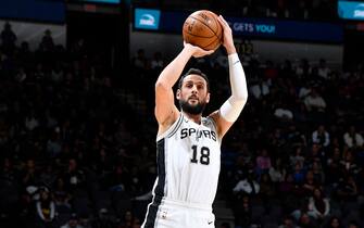 SAN ANTONIO, TX - DECEMBER 31: Marco Belinelli #18 of the San Antonio Spurs shoots three point basket against the Golden State Warriors on December 31, 2019 at the AT&T Center in San Antonio, Texas. NOTE TO USER: User expressly acknowledges and agrees that, by downloading and or using this photograph, user is consenting to the terms and conditions of the Getty Images License Agreement. Mandatory Copyright Notice: Copyright 2019 NBAE (Photos by Logan Riely/NBAE via Getty Images)